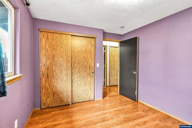 351 Elma Ct NE, Salem, OR 97301