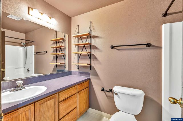 351 Elma Ct NE, Salem, OR 97301