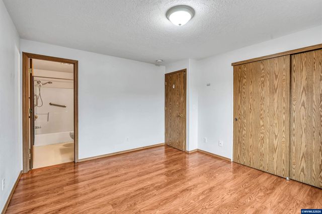 351 Elma Ct NE, Salem, OR 97301