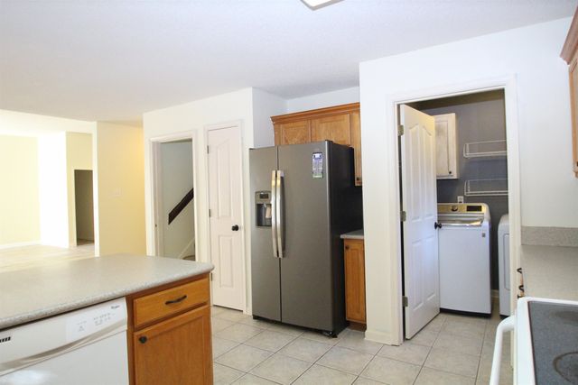 70 COUNTRY FOREST DR, Oakland, TN 38060