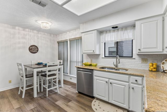 1025 River Park, San Antonio, TX 78216