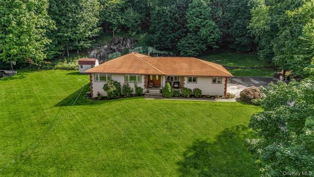 72 Eastview Drive, Valhalla, NY 10595
