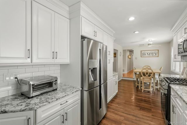 72 Eastview Drive, Valhalla, NY 10595