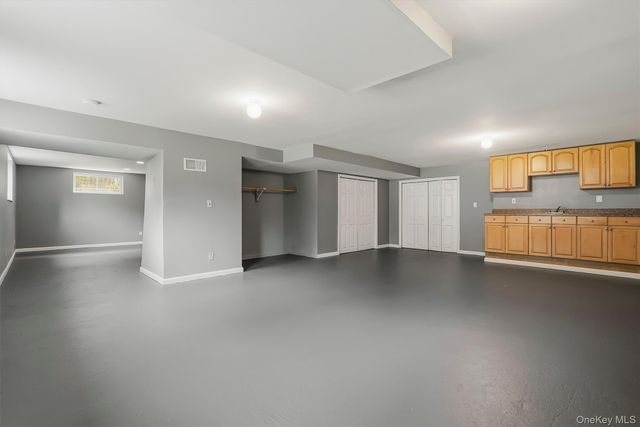 72 Eastview Drive, Valhalla, NY 10595