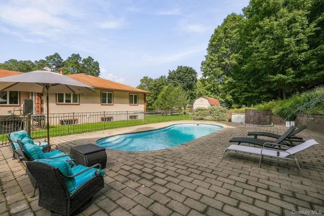 72 Eastview Drive, Valhalla, NY 10595