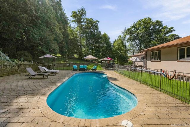 72 Eastview Drive, Valhalla, NY 10595