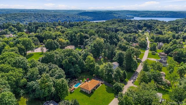 72 Eastview Drive, Valhalla, NY 10595