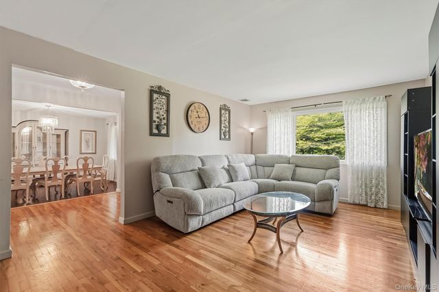 72 Eastview Drive, Valhalla, NY 10595