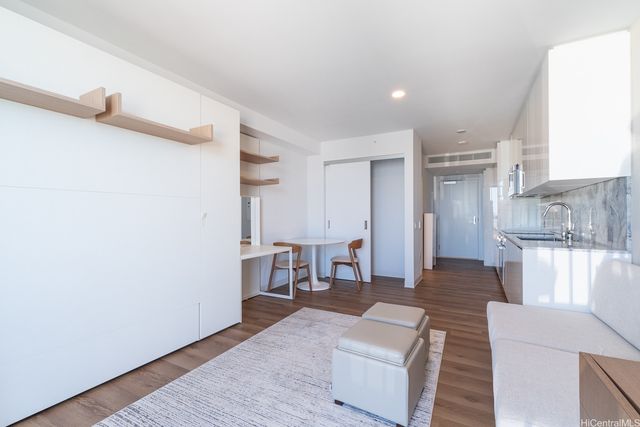 987 Queen Street 3709, Honolulu, HI 96814