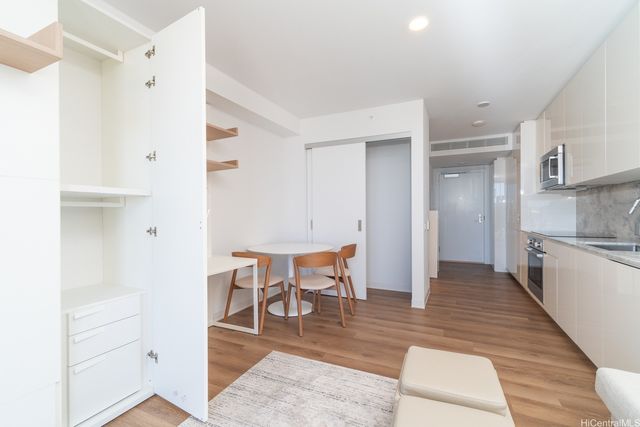 987 Queen Street 3709, Honolulu, HI 96814