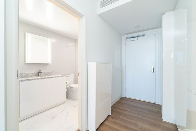 987 Queen Street 3709, Honolulu, HI 96814