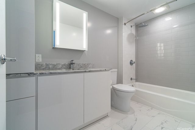 987 Queen Street 3709, Honolulu, HI 96814