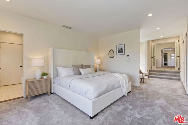 1701 Queens Court, Los Angeles, CA 90069