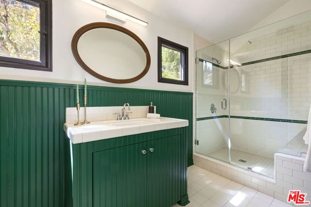 1701 Queens Court, Los Angeles, CA 90069