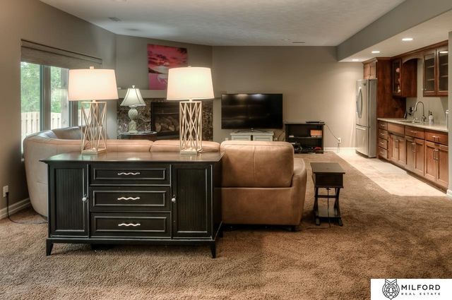 1317 S 195th Street, Omaha, NE 68130
