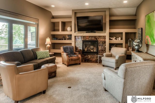 1317 S 195th Street, Omaha, NE 68130