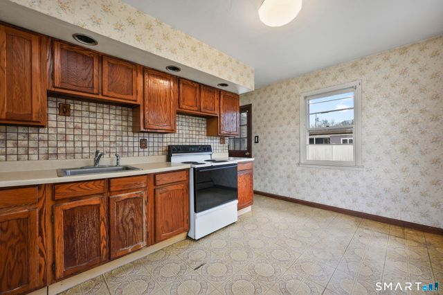 51 Fair Sailing Road, West Haven, CT 06516