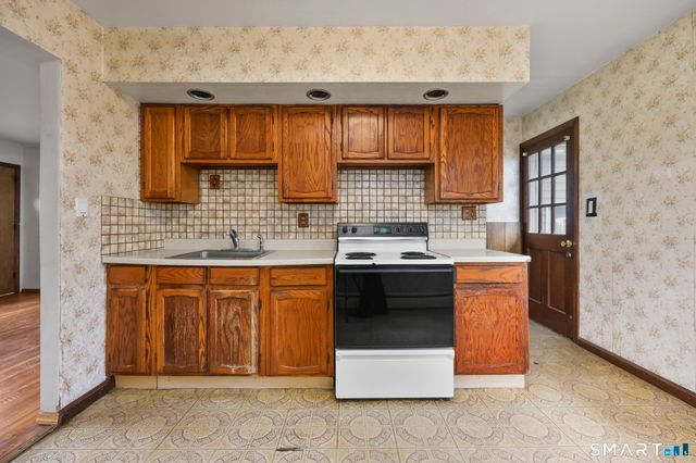 51 Fair Sailing Road, West Haven, CT 06516