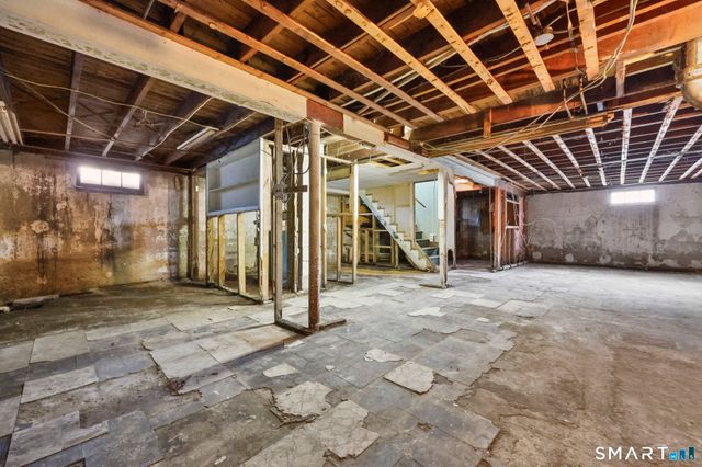 51 Fair Sailing Road, West Haven, CT 06516