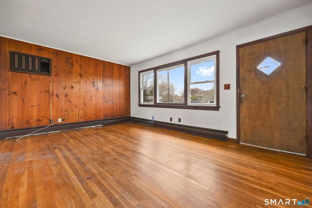 51 Fair Sailing Road, West Haven, CT 06516