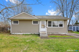 51 Fair Sailing Road, West Haven, CT 06516