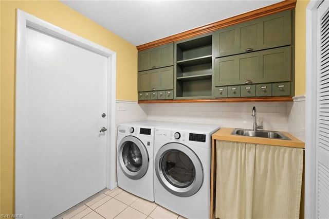 1903 Imperial Golf Co BLVD, Naples, FL 34110