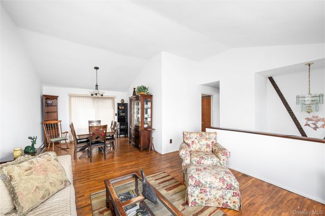 39 Worthington Drive W, Carmel, NY 10512