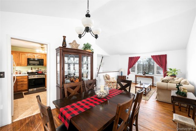 39 Worthington Drive W, Carmel, NY 10512