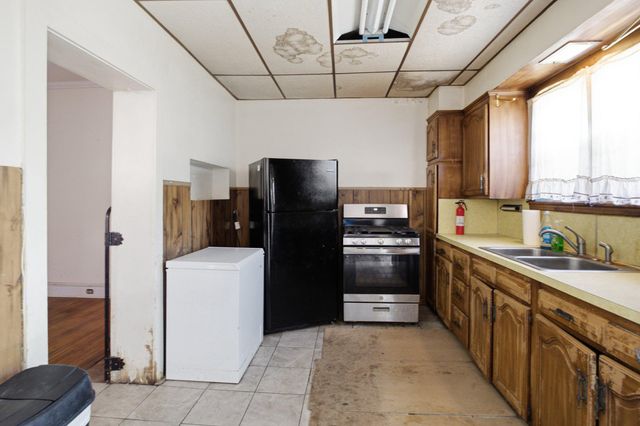 117 W DOUGLASS ST, Reading, PA 19601