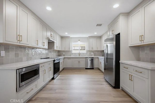 109 E Francis Street, Corona, CA 92879