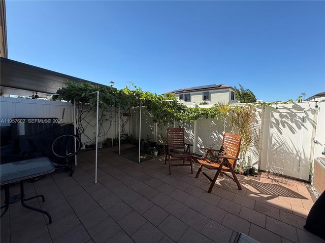 11032 W 33rd Way, Hialeah, FL 33018