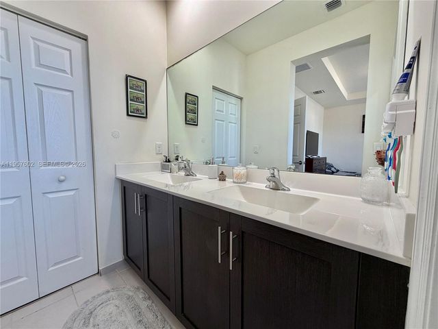 11032 W 33rd Way, Hialeah, FL 33018