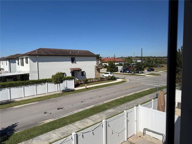 11032 W 33rd Way, Hialeah, FL 33018