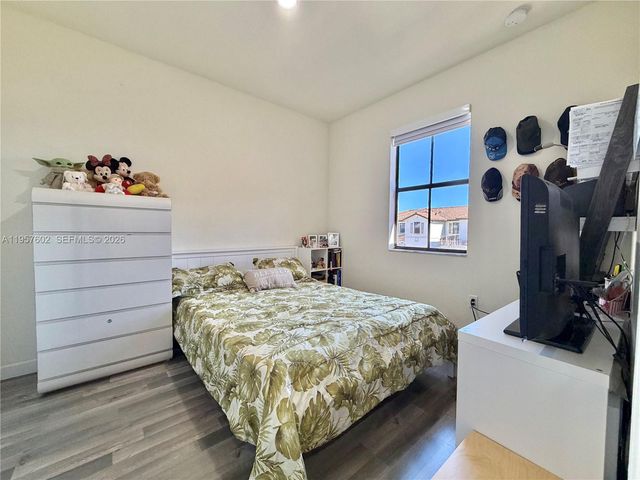 11032 W 33rd Way, Hialeah, FL 33018