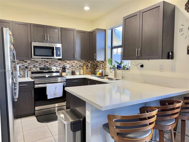 11032 W 33rd Way, Hialeah, FL 33018