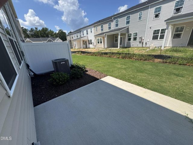 300 Thompson Overlook Way, Smithfield, NC 27577