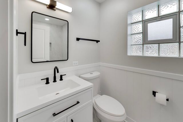 2431 Ernst Street, Franklin Park, IL 60131