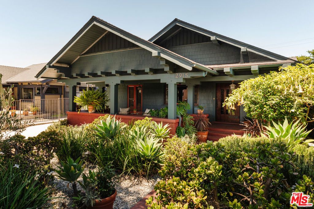 Image 1 of property listing at 2915 S Budlong Avenue, Los Angeles, CA 90007