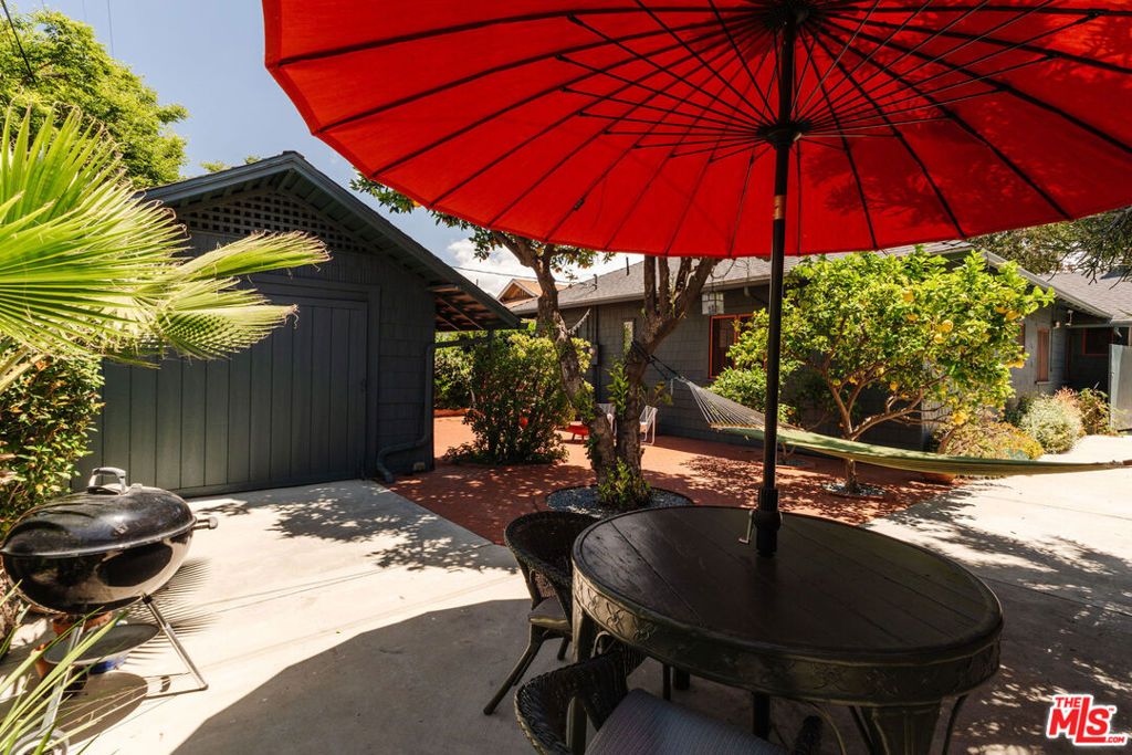 Image 54 of property listing at 2915 S Budlong Avenue, Los Angeles, CA 90007