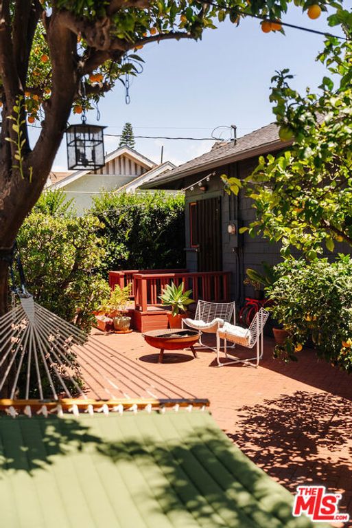 Image 57 of property listing at 2915 S Budlong Avenue, Los Angeles, CA 90007