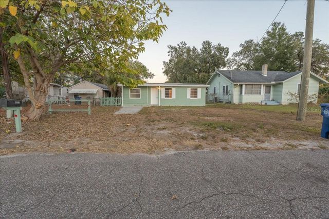 8623 N WILLOW AVENUE, Tampa, FL 33604