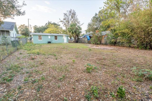 8623 N WILLOW AVENUE, Tampa, FL 33604