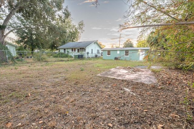 8623 N WILLOW AVENUE, Tampa, FL 33604