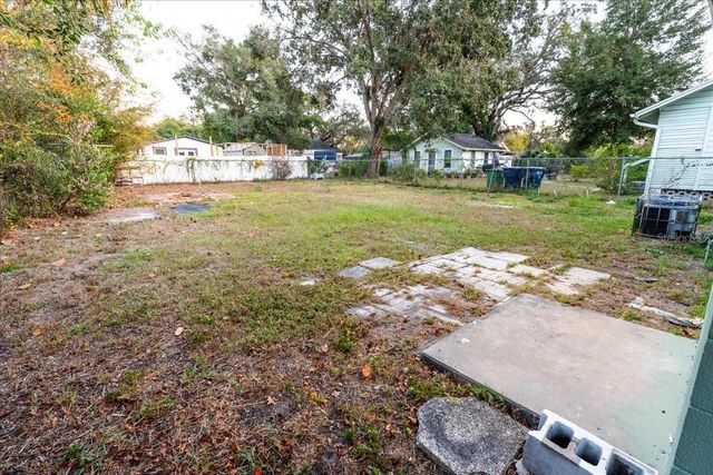 8623 N WILLOW AVENUE, Tampa, FL 33604