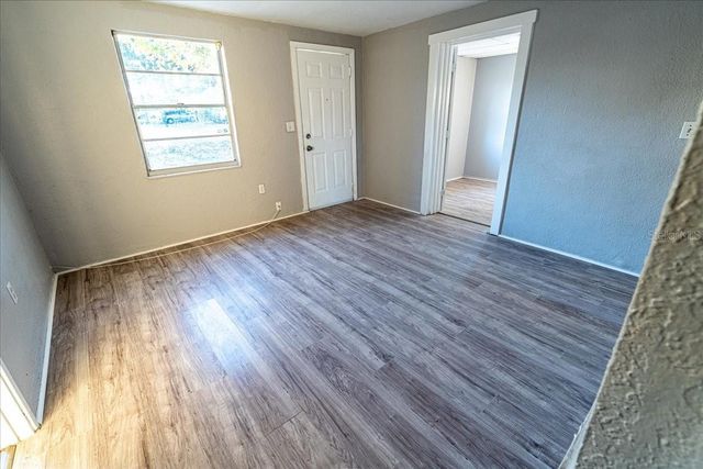 8623 N WILLOW AVENUE, Tampa, FL 33604