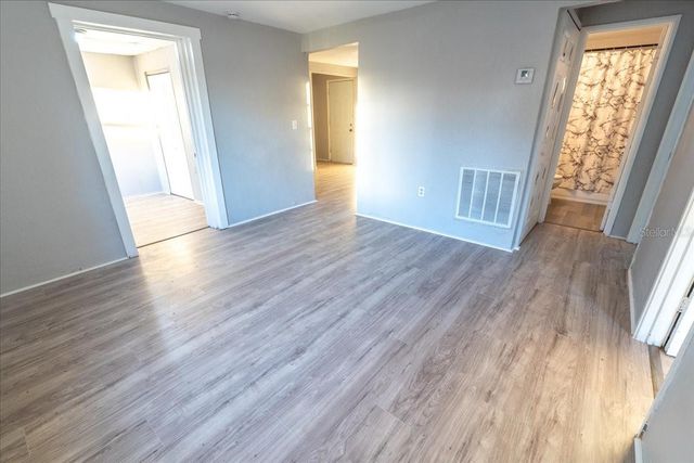 8623 N WILLOW AVENUE, Tampa, FL 33604