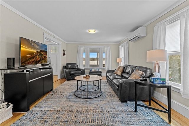 6 Davis Way, Worcester, MA 01604
