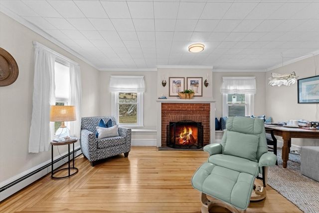 6 Davis Way, Worcester, MA 01604