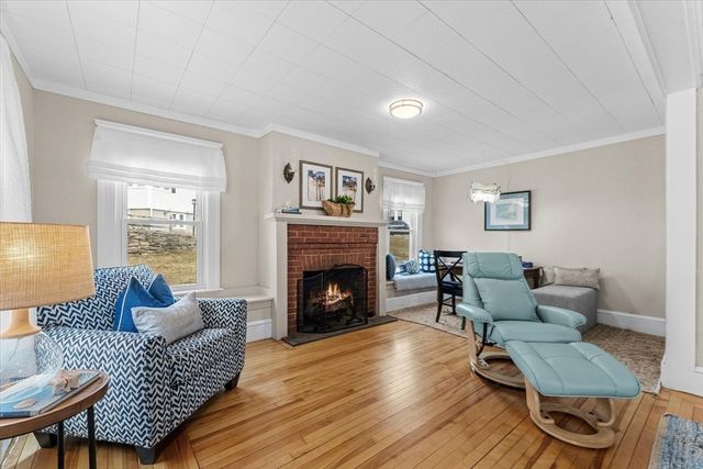 6 Davis Way, Worcester, MA 01604