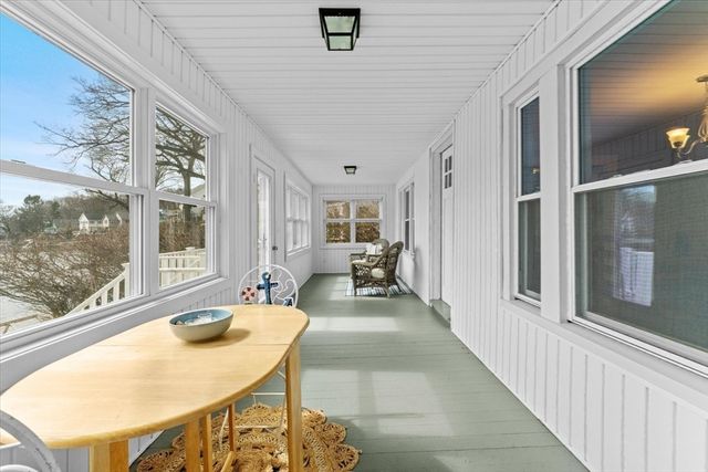 6 Davis Way, Worcester, MA 01604